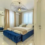 Danica With Heated Pool And Jacuzzi