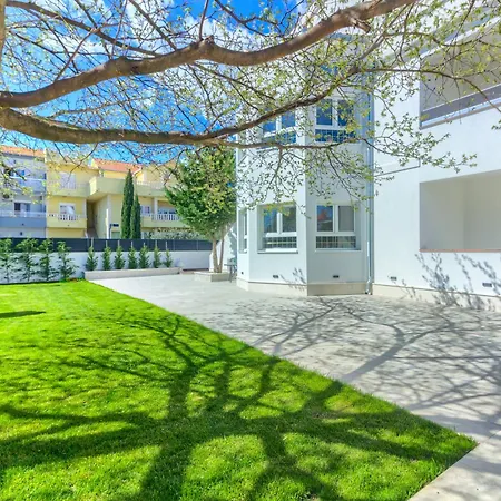 Villa Danica With Heated Pool And Jacuzzi Kaštela