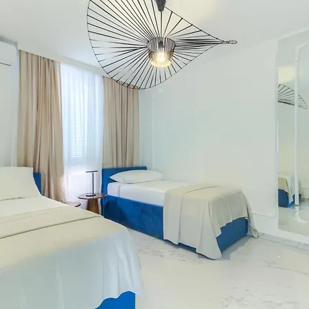 Danica With Heated Pool And Jacuzzi Villa