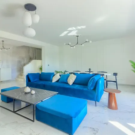 Villa Danica With Heated Pool And Jacuzzi Kastela