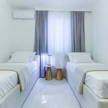 Vila Danica With Heated Pool And Jacuzzi Kaštela