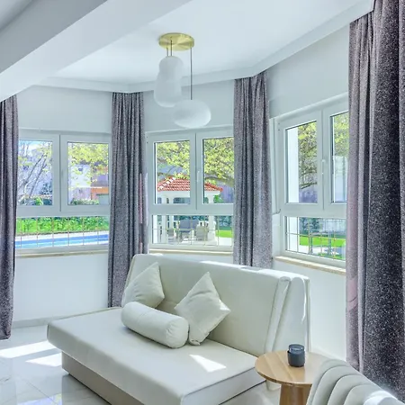 Danica With Heated Pool And Jacuzzi *