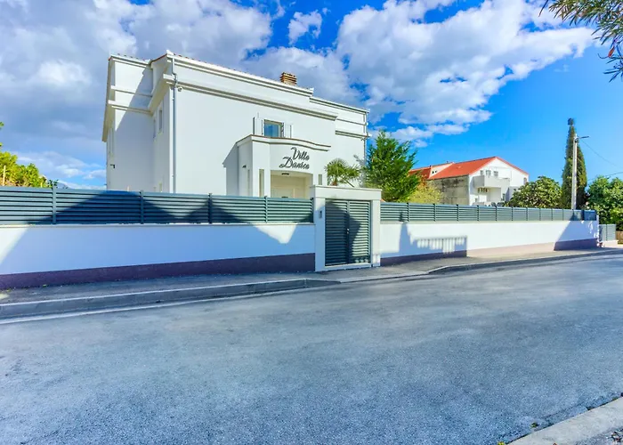 Danica With Heated Pool And Jacuzzi Villa Kastela